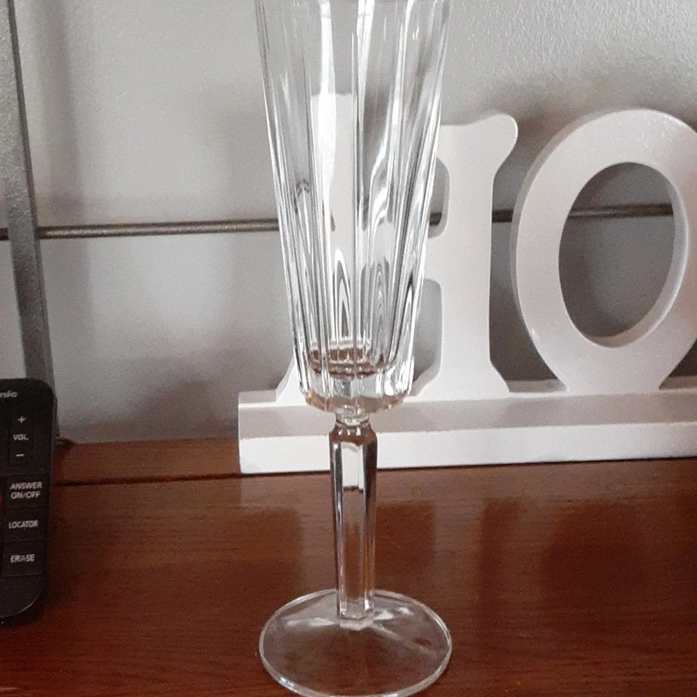 Vintage crystal wine ice bucket with 3 wine glasses, excellent condition
